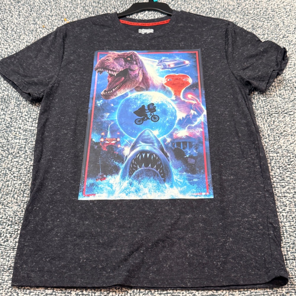 Universal Studios Movie Mashup T-Shirt Jaws ET Jurassic Park BTTF Black Medium
